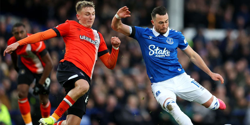 Soi kèo trận đấu giữa Luton Town với Everton